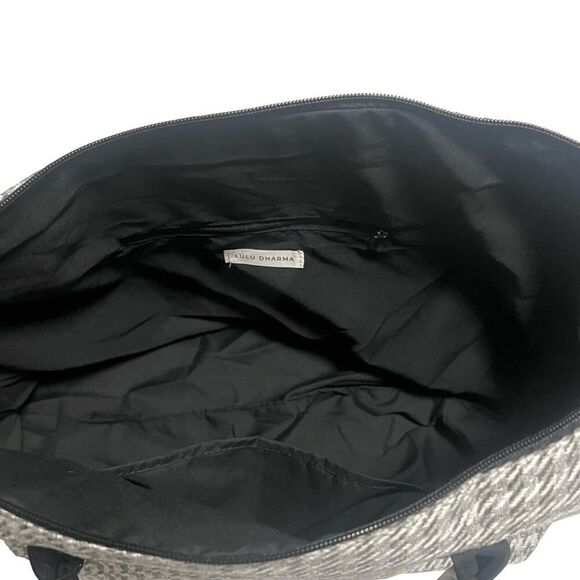 NWT Lulu Dharma Houndstooth Weekender Travel Overnight Bag Gray - Picture 7 of 7